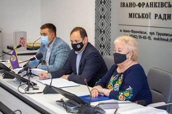 Керівники обкому Профспілки та регіонального відділення АМУ